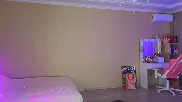 Bananalizzy — Big dildo in ass