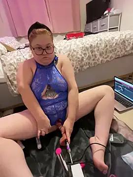 BrattyPrincess-x on StripChat