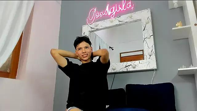 camillo_virgil on StripChat