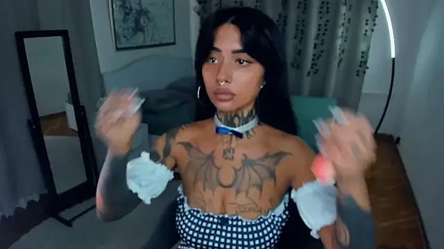 CharimgSabrina on StripChat