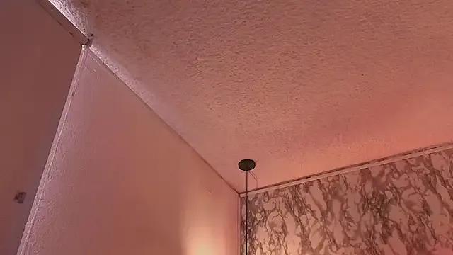 charlotte_bluee on StripChat