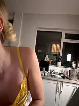 CheekyChelseaX on StripChat