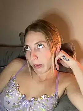 CheekyChelseaX on StripChat