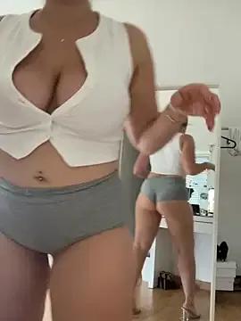 Chloe-taa on StripChat