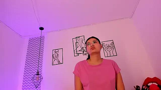 cloehonney on StripChat