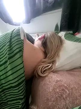 CoupleKitty — SEX ON TABLE!