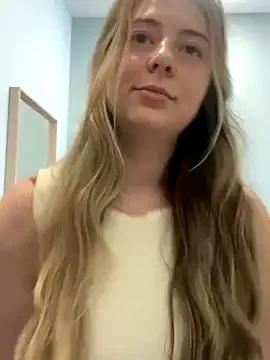 curvyflawless on StripChat