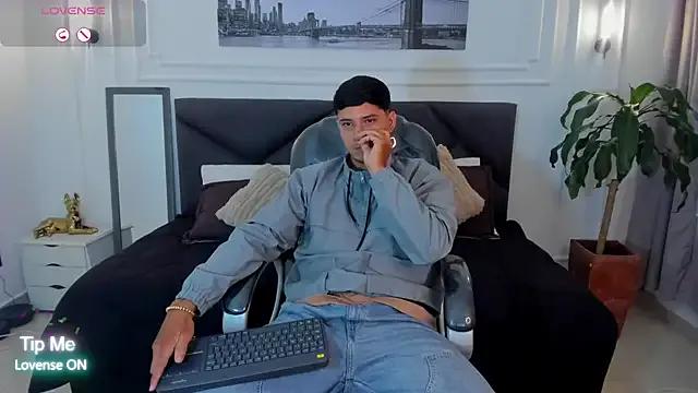 Damian23__ on StripChat