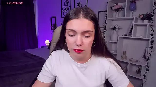 DaniellaLovely on StripChat