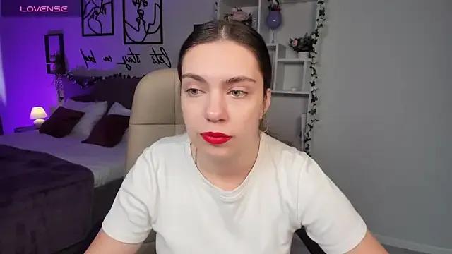 DaniellaLovely on StripChat