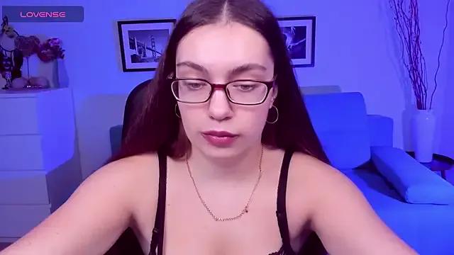 DaniellaLovely on StripChat