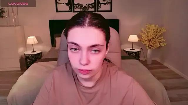 DaniellaLovely on StripChat