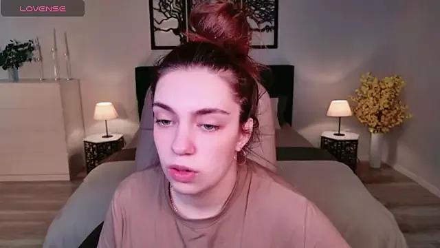 DaniellaLovely on StripChat