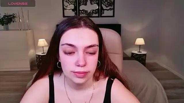 DaniellaLovely on StripChat