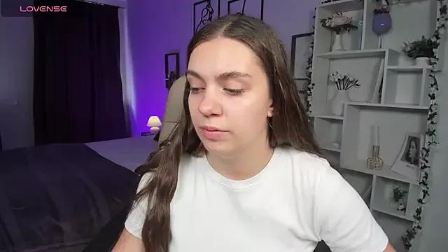 DaniellaLovely on StripChat