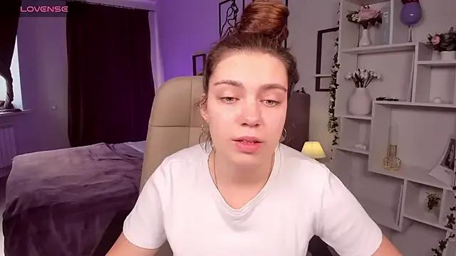 DaniellaLovely on StripChat