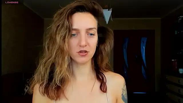 desired_zzoya on StripChat