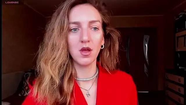 desired_zzoya on StripChat