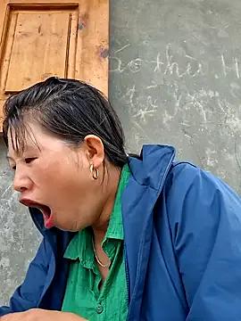 diamond-- on StripChat