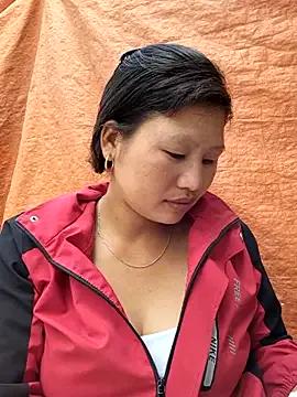 diamond-- on StripChat