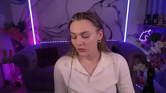 DiamondGoldie on StripChat