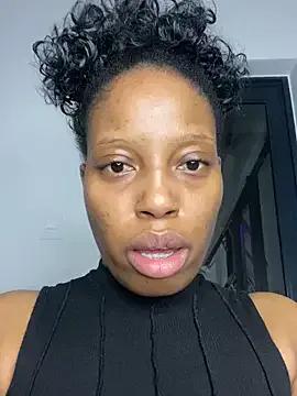 Diamondpussy97 on StripChat