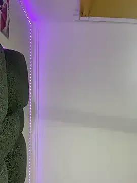 Diamondpussy97 on StripChat