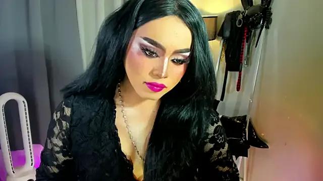 DominaAurumXXX on StripChat