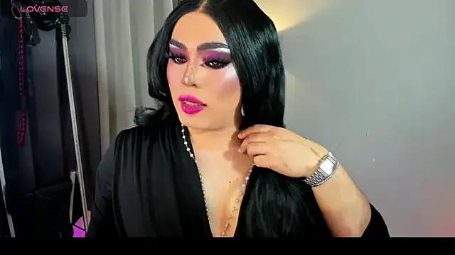 DominaAurumXXX on StripChat