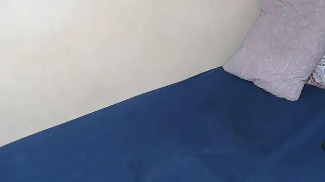 EbonyAlphaBitch — finger pussy