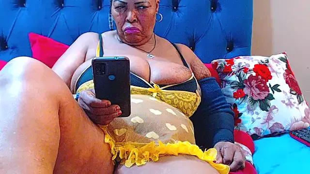 ebonycandy10 on StripChat