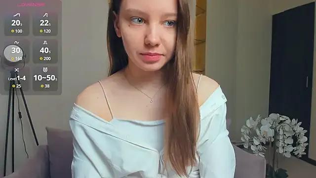 EdinaCordner on StripChat