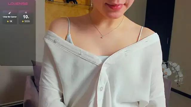 EdinaCordner on StripChat