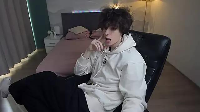 Edvard_Blare on StripChat