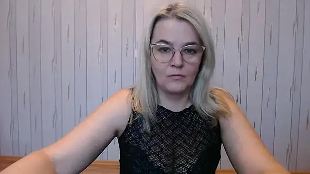 EleanoraDream on StripChat