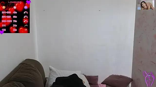 ElisaBoyer on StripChat