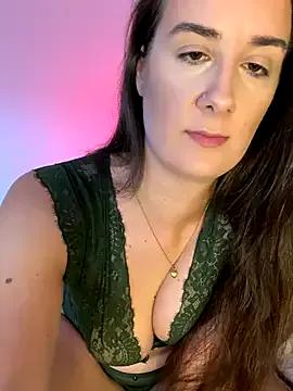 EllaMae on StripChat