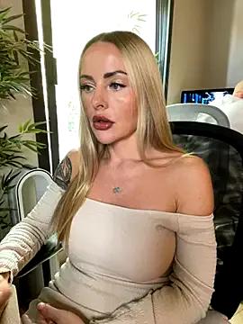 EmaSalis on StripChat