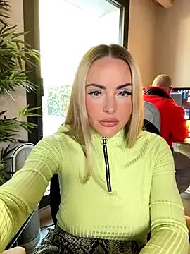 EmaSalis on StripChat