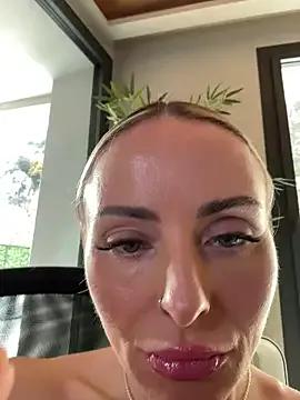 EmaSalis on StripChat