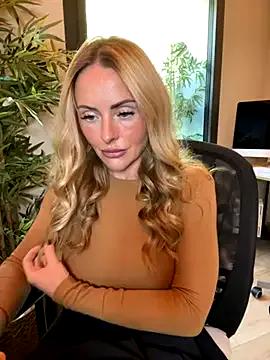 EmaSalis on StripChat