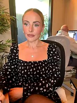 EmaSalis on StripChat