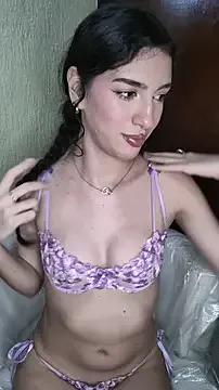 Emily-hottson on StripChat