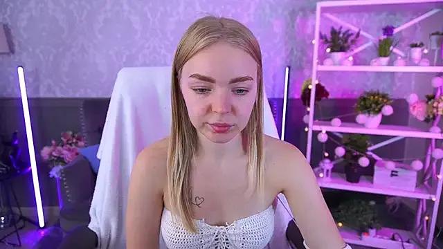 EmilySunshineS on StripChat