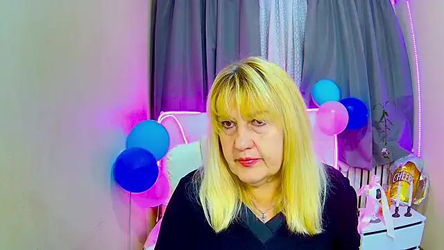 EmmaEllison on StripChat