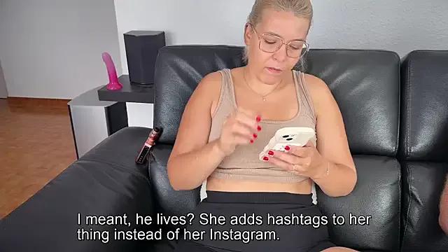 EmyLana on StripChat