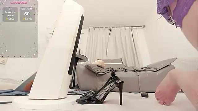 fox-yiyi on StripChat