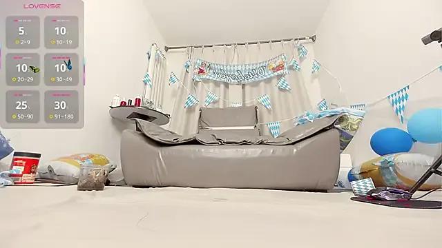 fox-yiyi on StripChat