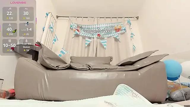 fox-yiyi on StripChat