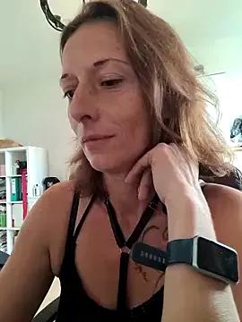 FrauMueller on StripChat